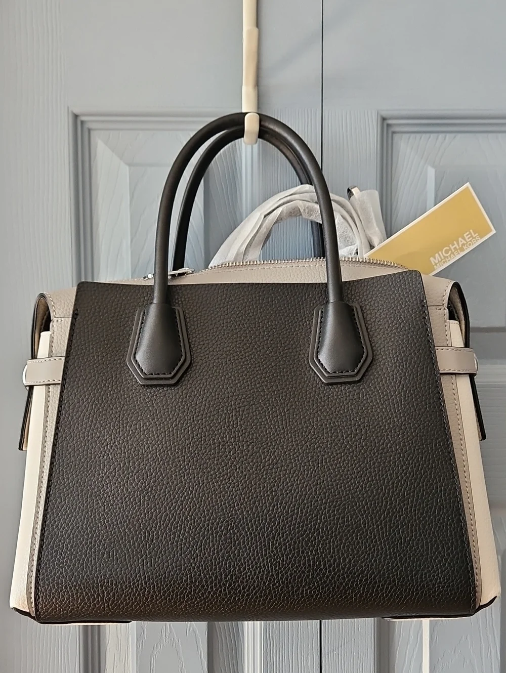 ✨️ PRICE DROP! MICHAEL KORS NWT Black Colorblock Leather Satchel - Picture 3 of 15